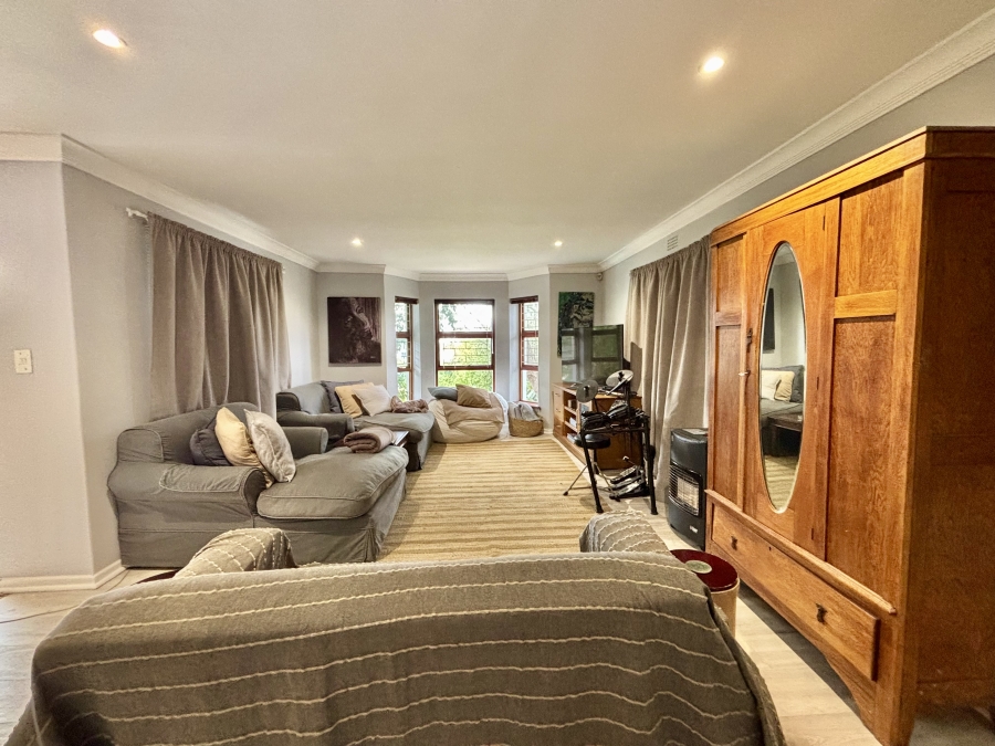 5 Bedroom Property for Sale in Vierlanden Western Cape